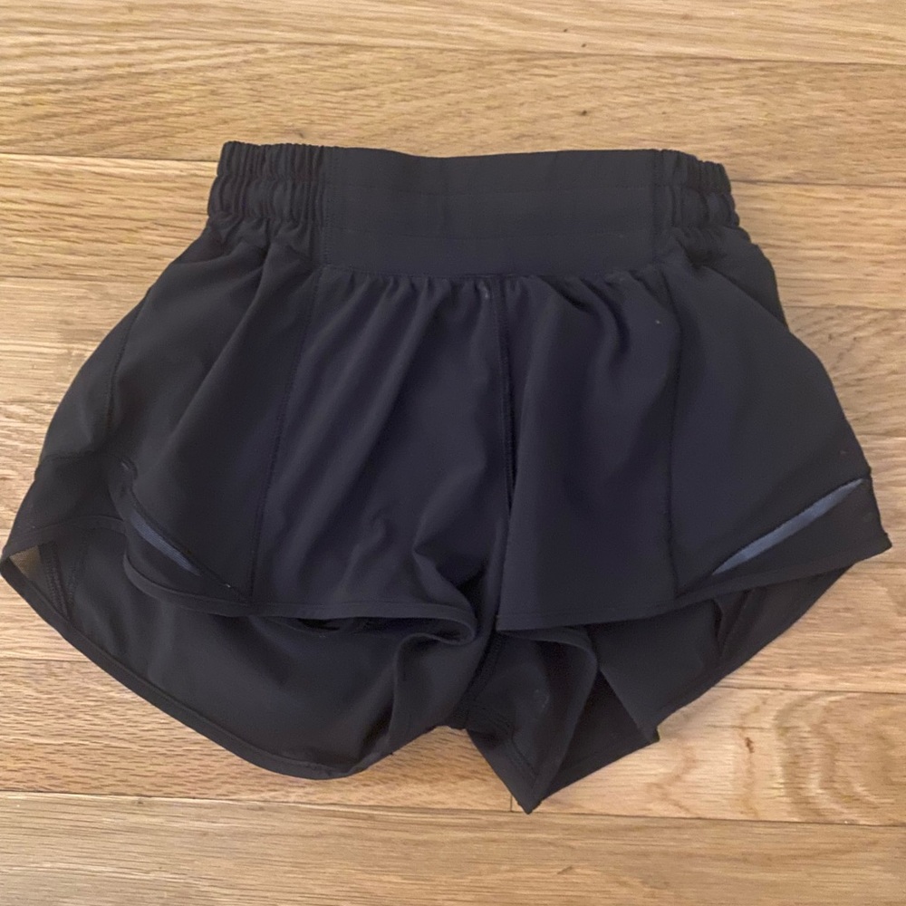 Lululemon Hotty Hot Low-Rise Lined Shorts 2.5"
